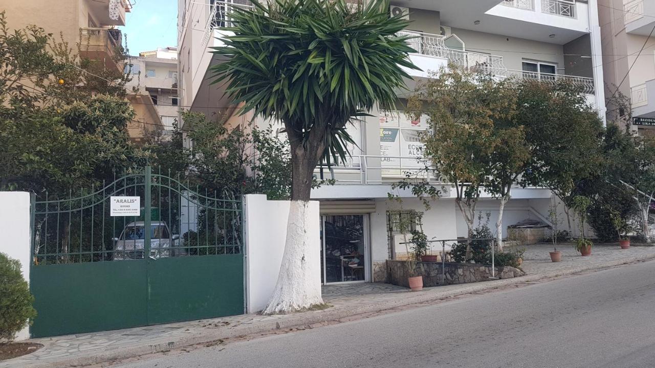 Aralis Rooms Sarandë Exterior foto