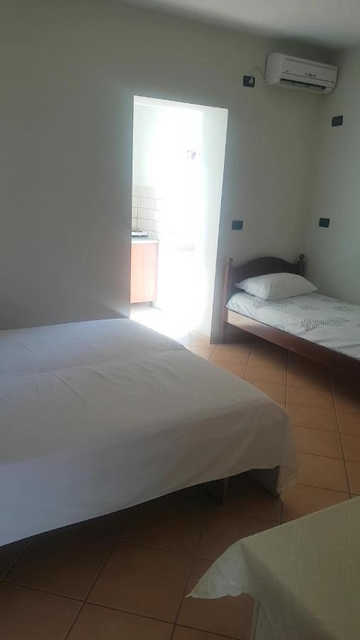 Aralis Rooms Sarandë Exterior foto